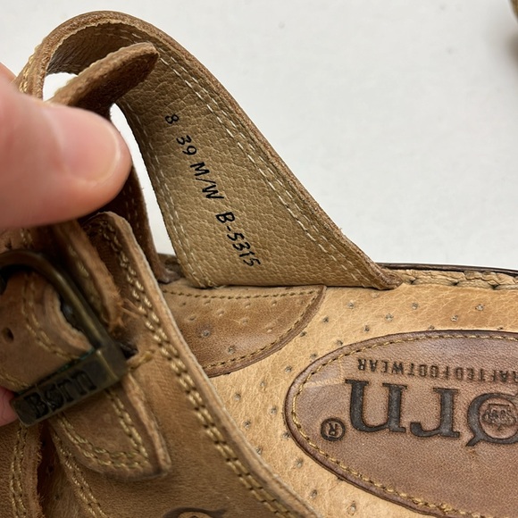 Pair Tan Leather Women’s Sz 8 Born Slip-on Sandals - Picture 7 of 10